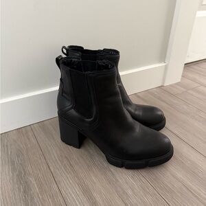 Naturalizer Mindy Waterproof Black Leather Booties